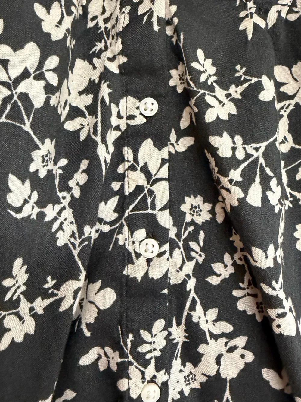 Old Navy earthy green and Cream Floral Peter Pan Collar Blouse